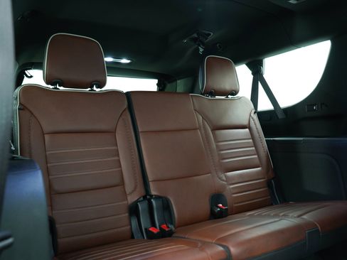 Used 2023 GMC Yukon XL Denali Ultimate w/ LPO, Floor Liner Package AWD/4WD image 14