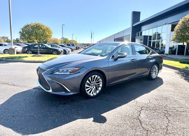 Used 2021 Lexus ES 350 Ultra Luxury w/ Accessory Package FWD image 5