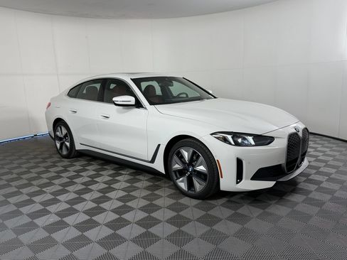 Used 2026 BMW i4 eDrive40 w/ Premium Package RWD image 7