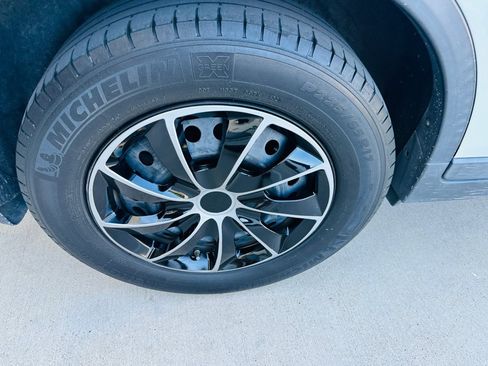 Used 2016 Nissan Rogue S w/ Appearance Package FWD image 28