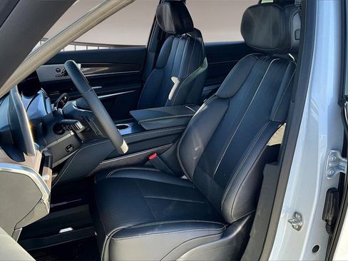 New 2026 Cadillac Vistiq Sport image 8