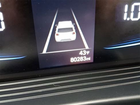 Used 2023 Hyundai Venue SEL image 20