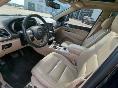 Used 2017 Jeep Grand Cherokee Limited AWD/4WD image 11
