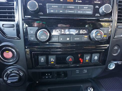 Used 2021 Nissan Titan PRO-4X w/ Pro-4x Convenience Package AWD/4WD image 12