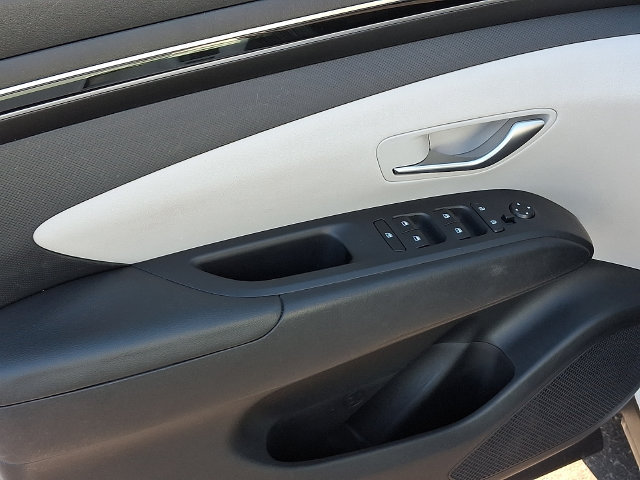 Used 2022 Hyundai Tucson SEL FWD image 12