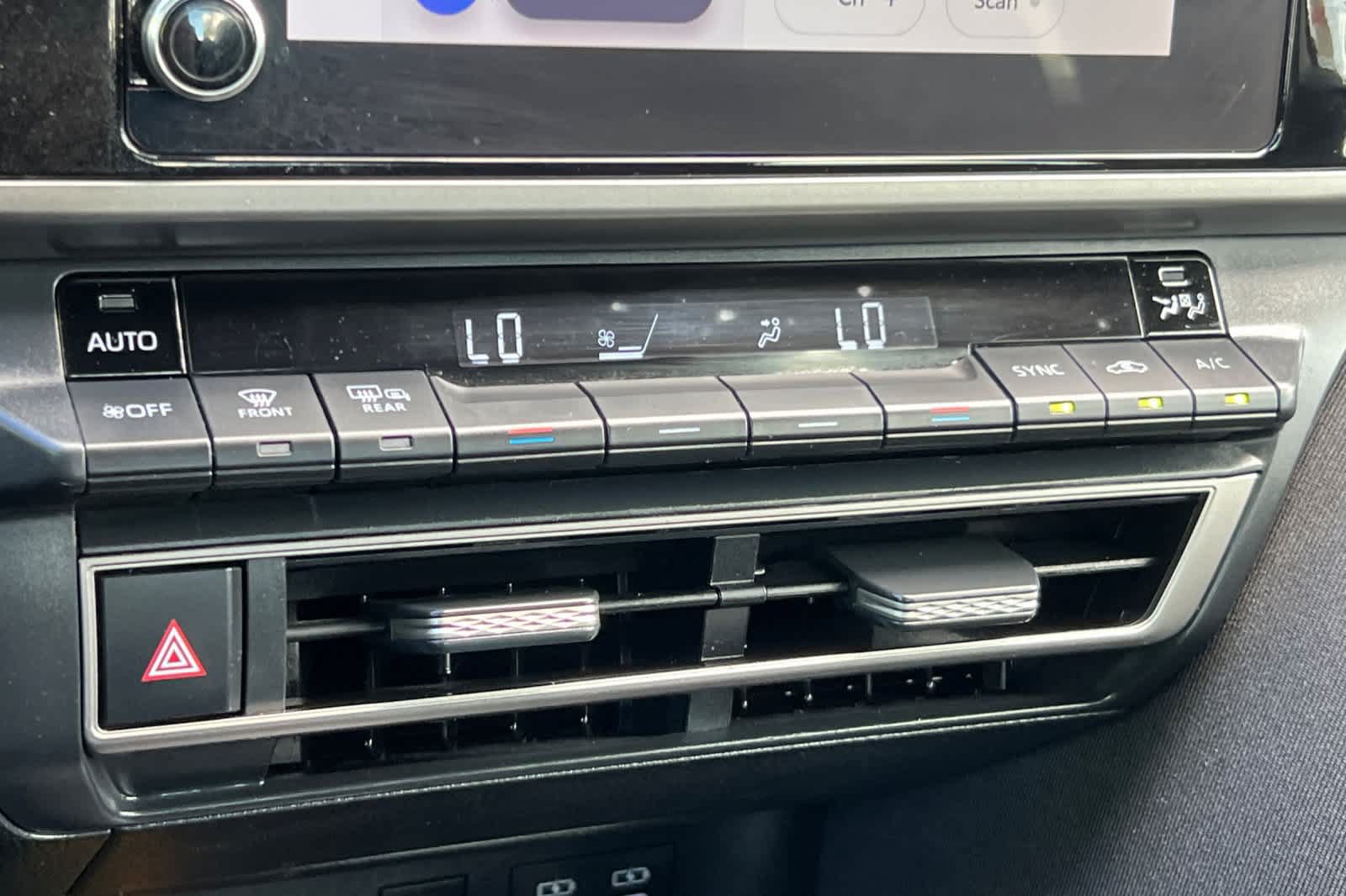 Used 2025 Toyota Camry LE FWD image 21