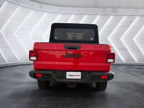 Used 2023 Jeep Gladiator Sport AWD/4WD image 3