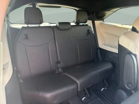 Used 2026 Toyota Sienna Platinum AWD/4WD image 24