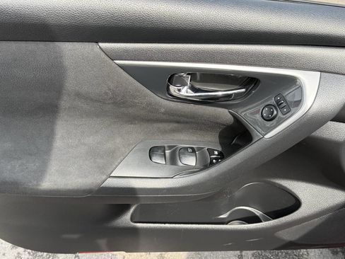 Used 2014 Nissan Altima 2.5 S FWD image 7