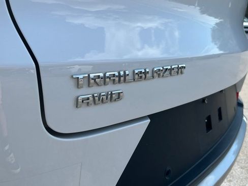 Used 2023 Chevrolet TrailBlazer LT AWD/4WD image 8