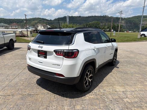Used 2025 Jeep Compass Limited AWD/4WD image 8