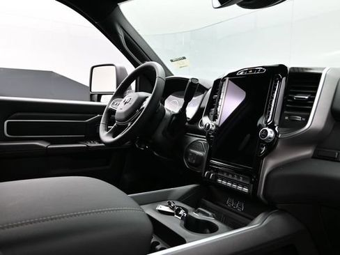 New 2026 RAM 2500 Big Horn AWD/4WD image 12