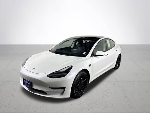 Used 2022 Tesla Model 3 Long Range image 2
