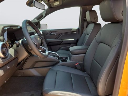 New 2025 Chevrolet Colorado LT w/ LT Convenience Package image 13