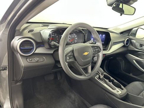 Used 2024 Chevrolet Trax LS w/ LS Convenience Package image 13