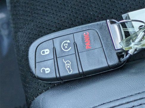 Used 2018 Jeep Grand Cherokee Altitude image 26