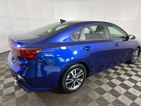 Used 2022 Kia Forte LXS FWD image 3
