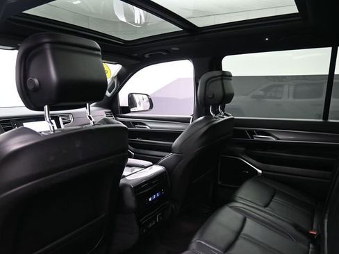 Used 2022 Jeep Wagoneer Series I image 26