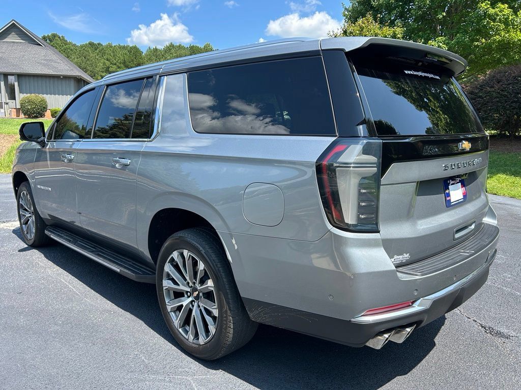 Used 2025 Chevrolet Suburban High Country w/ Sun And Tow Package AWD/4WD image 24