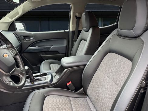 Used 2019 Chevrolet Colorado Z71 image 2