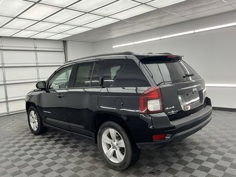 Used 2017 Jeep Compass Latitude image 19