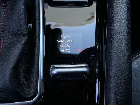 Used 2025 Jeep Compass Trailhawk image 22