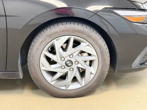 Used 2024 Hyundai Elantra SEL FWD image 4