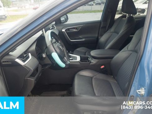 Used 2022 Toyota RAV4 XSE AWD/4WD image 6
