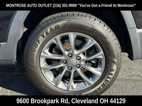 Used 2019 Jeep Cherokee Latitude Plus w/ Comfort/Convenience Group image 56