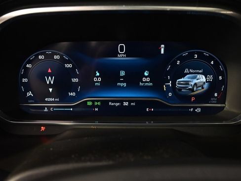 Used 2023 Chevrolet Tahoe Premier AWD/4WD image 26