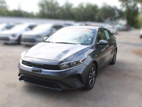 Used 2024 Kia Forte LXS FWD image 17