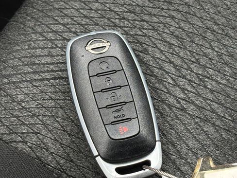 Used 2025 Nissan Rogue SV AWD/4WD image 27