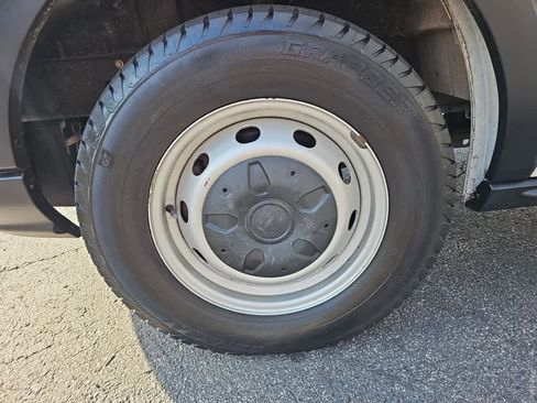 Used 2019 Ford Transit 250 148 Medium Roof image 9