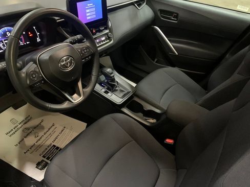 Used 2026 Toyota Corolla Cross LE FWD image 11