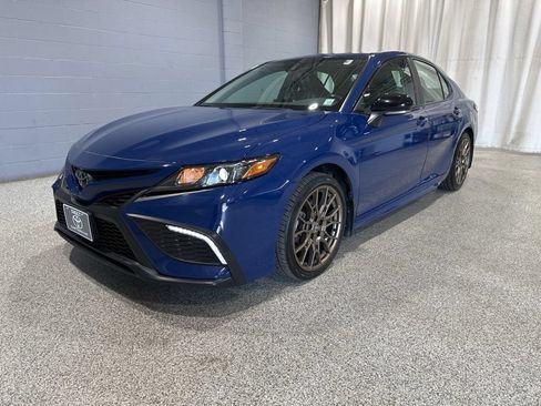 Used 2023 Toyota Camry SE w/ Convenience Package AWD/4WD image 4