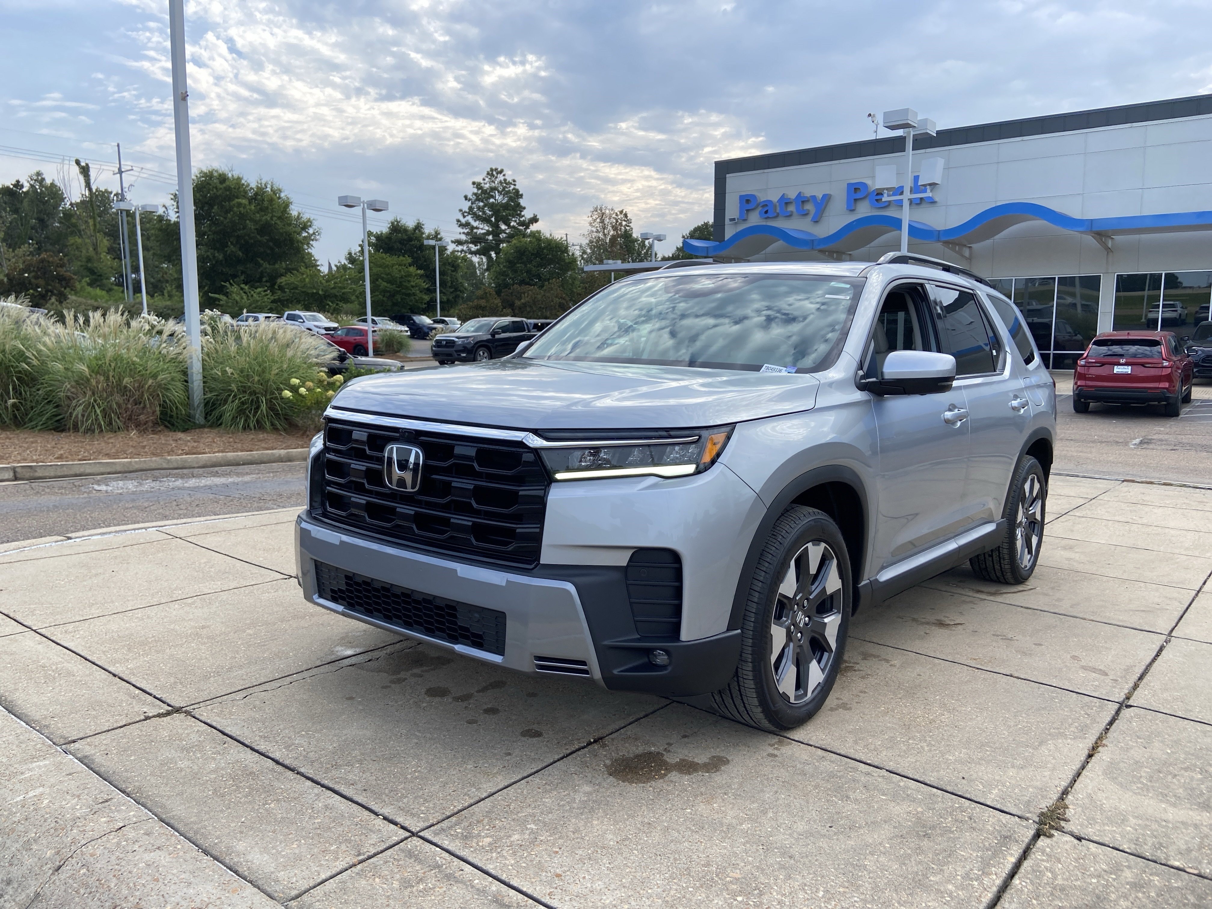 New 2026 Honda Pilot Touring image 4