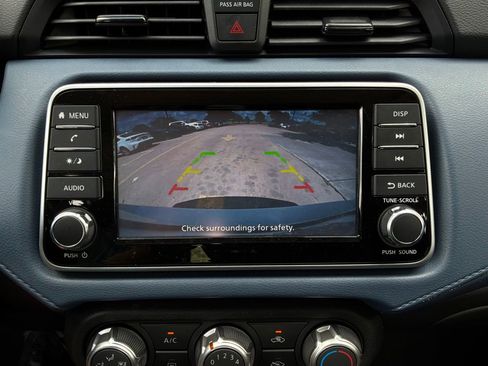 Used 2025 Nissan Versa SV FWD image 27