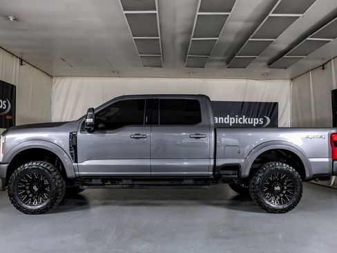 Used 2024 Ford F250 XLT w/ Black Appearance Package AWD/4WD image 12