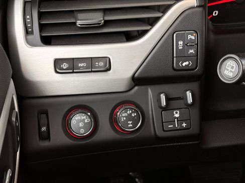Used 2016 GMC Yukon Denali w/ Open Road Package AWD/4WD image 39