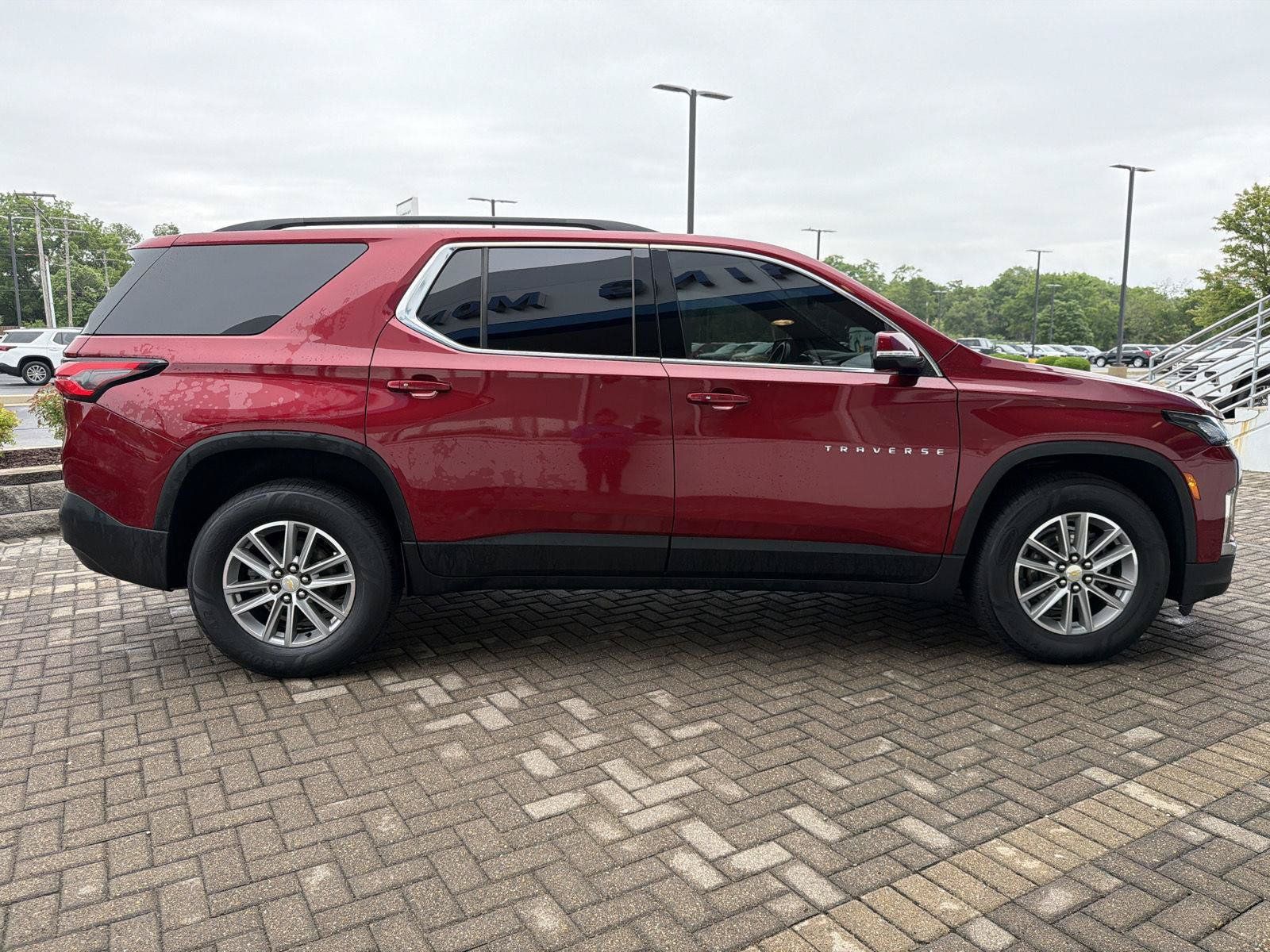 Used 2022 Chevrolet Traverse LT AWD/4WD image 6