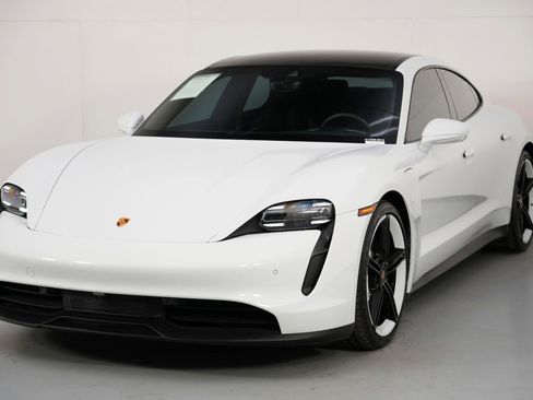 Used 2022 Porsche Taycan image 47