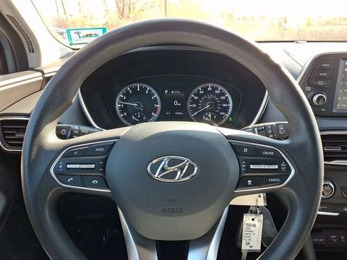 Used 2020 Hyundai Santa Fe SE image 18