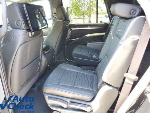 Certified 2026 Cadillac Escalade Platinum Sport w/ LPO, ONYX Package AWD/4WD image 13