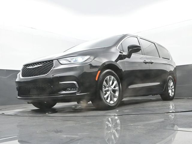 Used 2026 Chrysler Pacifica Limited FWD image 27