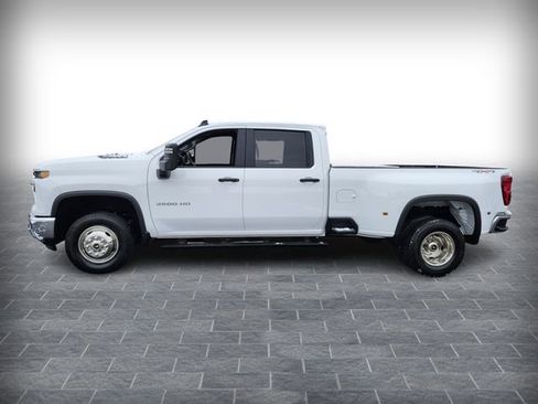 Used 2024 Chevrolet Silverado 3500 W/T image 4