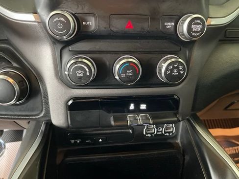 Used 2019 RAM 1500 Big Horn AWD/4WD image 26