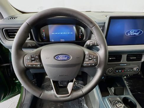 New 2025 Ford Maverick Lariat w/ Black Appearance Package image 8