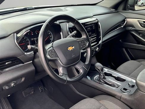 Used 2023 Chevrolet Traverse LT FWD image 15
