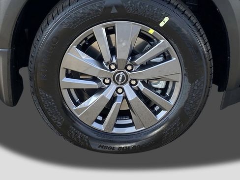 New 2025 Nissan Pathfinder SV image 7