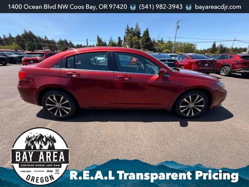 Used 2012 Chrysler 200 Touring FWD image 7